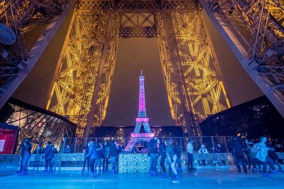 patinoire de la Tour Eiffel de nuit