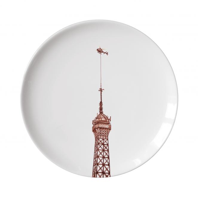 Assiette tour Eiffel x Faïenceries Georges (c) SETE Jérôme Schlichter